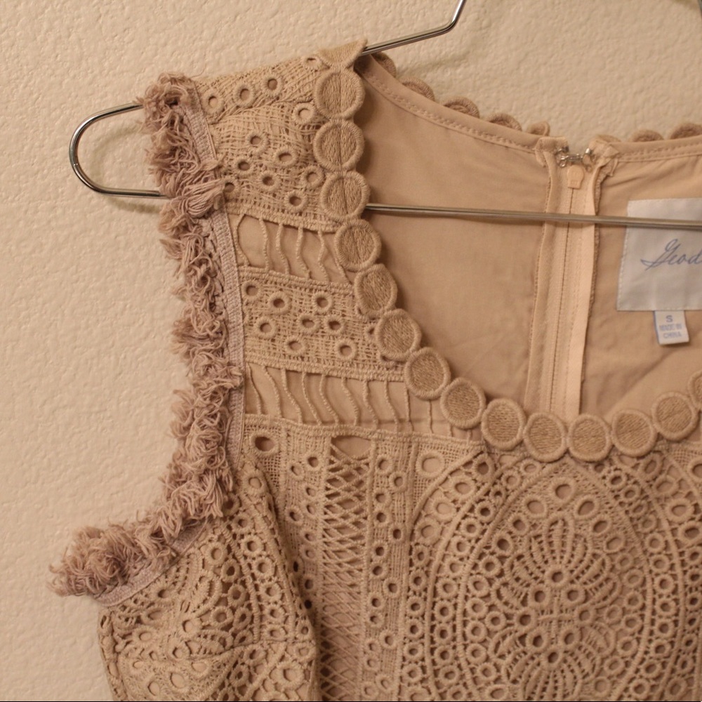 MODCLOTH Tan Midi Dress - Picture 3 of 6